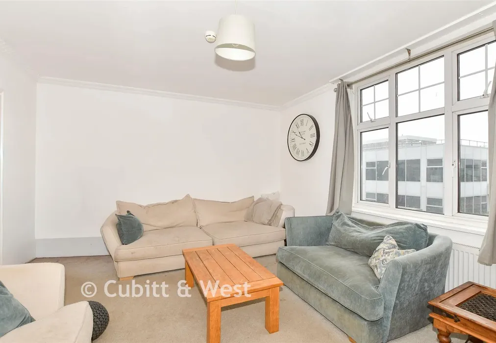 Lounge - London Road, East Grinstead, West Sussex - Wards of Kent