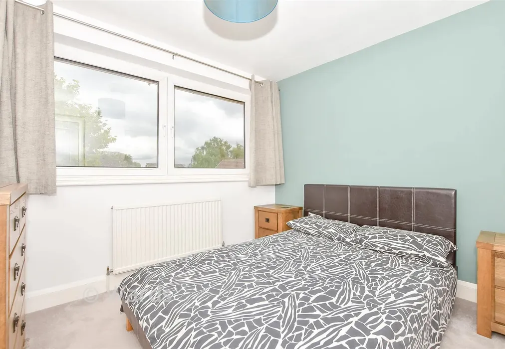 Bedroom 2 - Barned Court, Maidstone, Barming, Kent - Wards of Kent