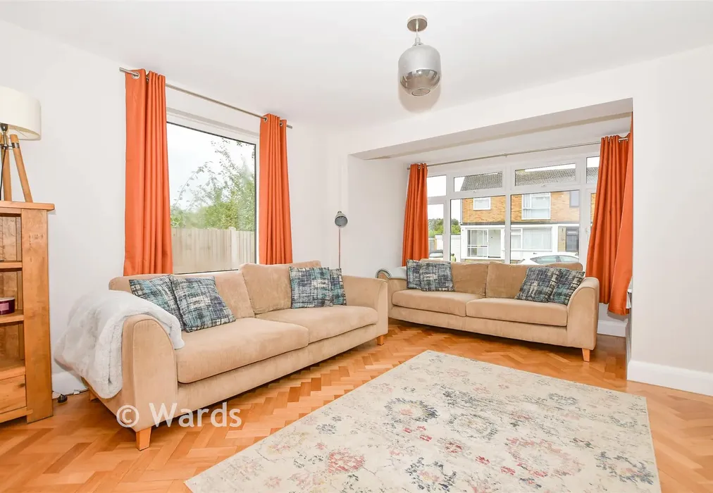 Lounge - Barned Court, Maidstone, Barming, Kent - Wards of Kent