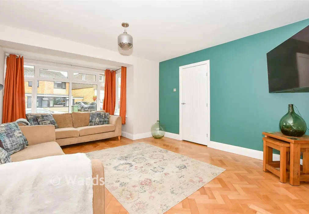 Lounge - Barned Court, Maidstone, Barming, Kent - Wards of Kent