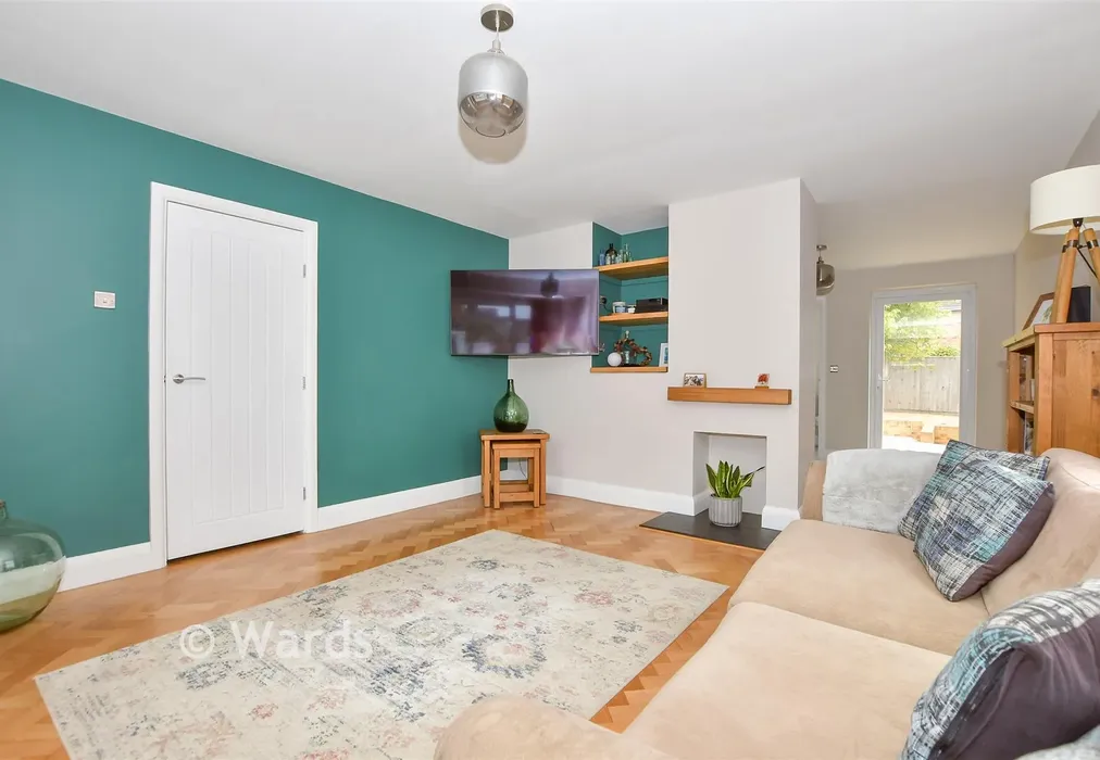 Lounge - Barned Court, Maidstone, Barming, Kent - Wards of Kent