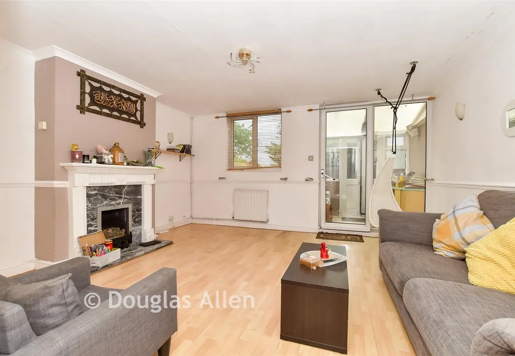 Lounge/Diner - Covert Road, Hainault, Ilford, Essex - Wards of Kent