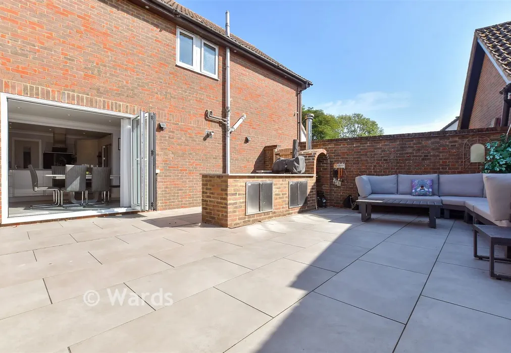 External Lifestyle Photograph - The Haven, Hythe, Kent - Wards of Kent