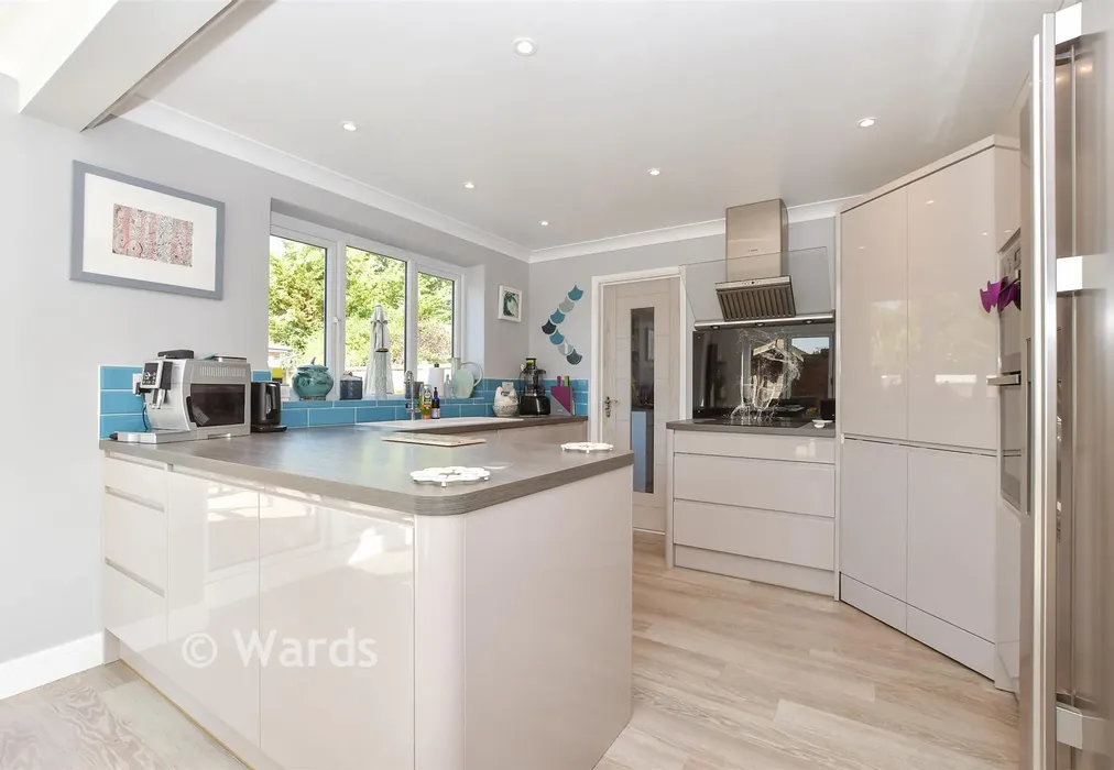 Kitchen - The Haven, Hythe, Kent - Wards of Kent