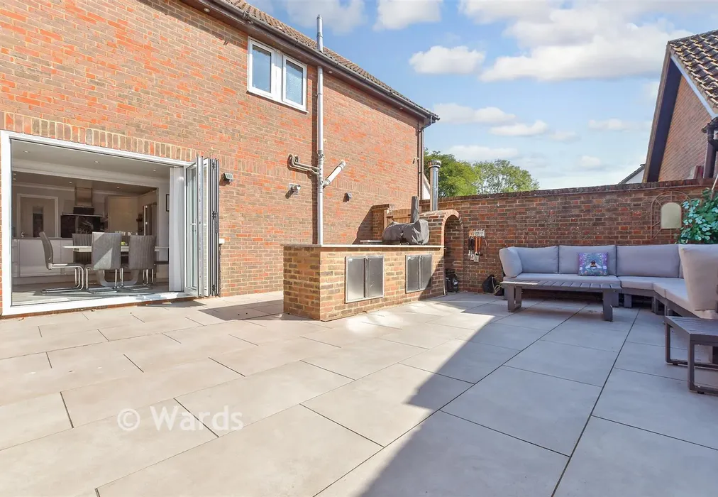 External Lifestyle Photograph - The Haven, Hythe, Kent - Wards of Kent