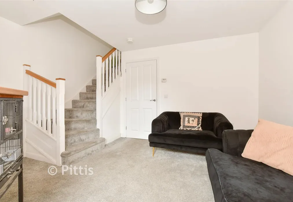 Lounge - Wintergreen Gardens, Newport, Isle of Wight - Wards of Kent