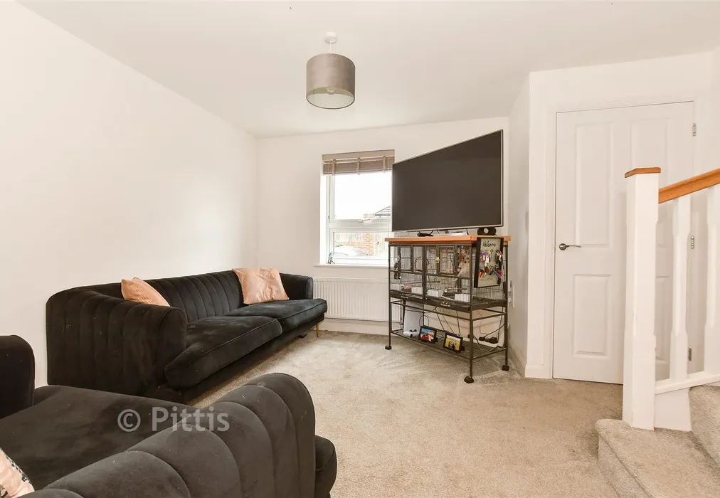 Lounge - Wintergreen Gardens, Newport, Isle of Wight - Wards of Kent