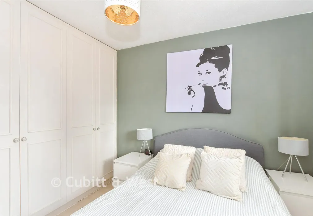 Bedroom 2 - Pineham Copse, Haywards Heath, West Sussex - Wards of Kent