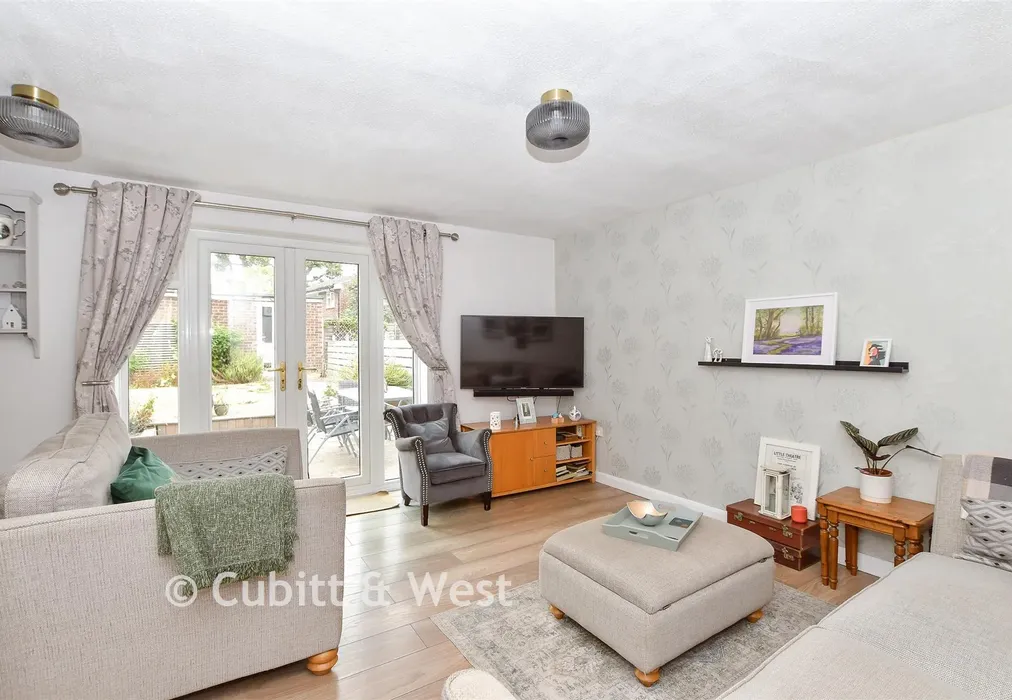 Lounge/Dining Room - Pineham Copse, Haywards Heath, West Sussex - Wards of Kent