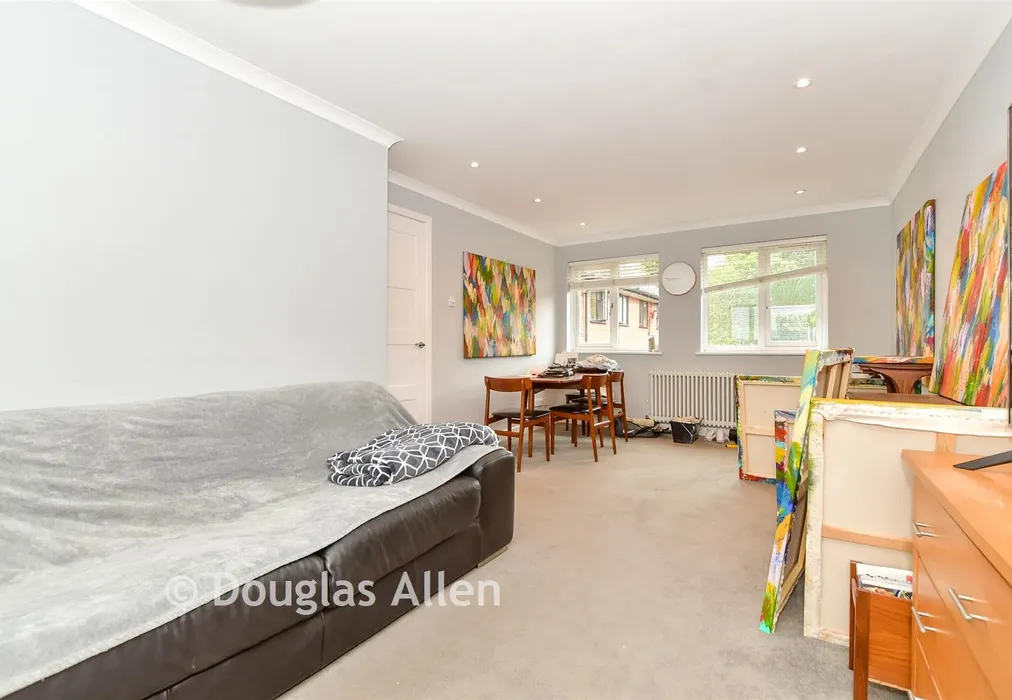 Lounge/Diner - Church Road, Buckhurst Hill, Essex - Wards of Kent