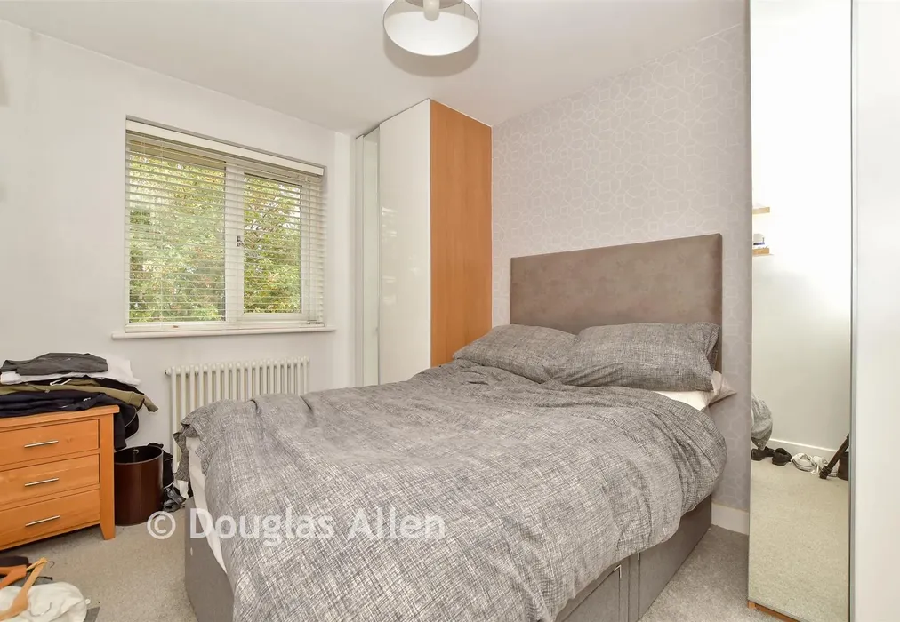 Bedroom 1 - Church Road, Buckhurst Hill, Essex - Wards of Kent