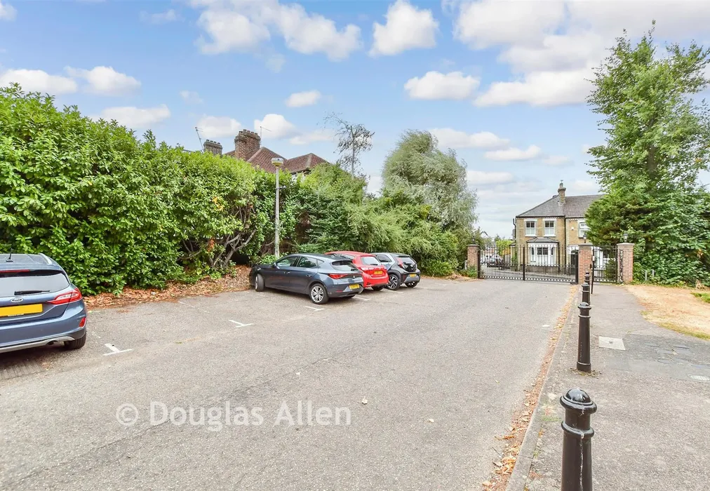 Driveway/Parking - Church Road, Buckhurst Hill, Essex - Wards of Kent