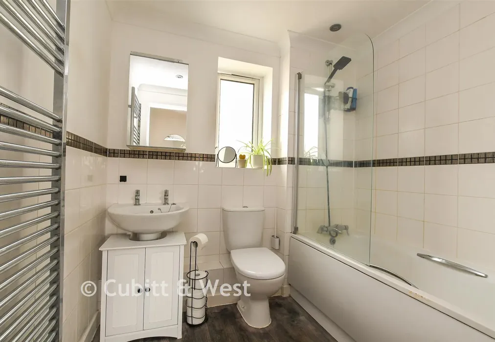 Bathroom - The Cedars, Reigate, Surrey - Wards of Kent