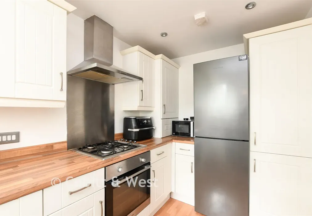 Kitchen - The Cedars, Reigate, Surrey - Wards of Kent
