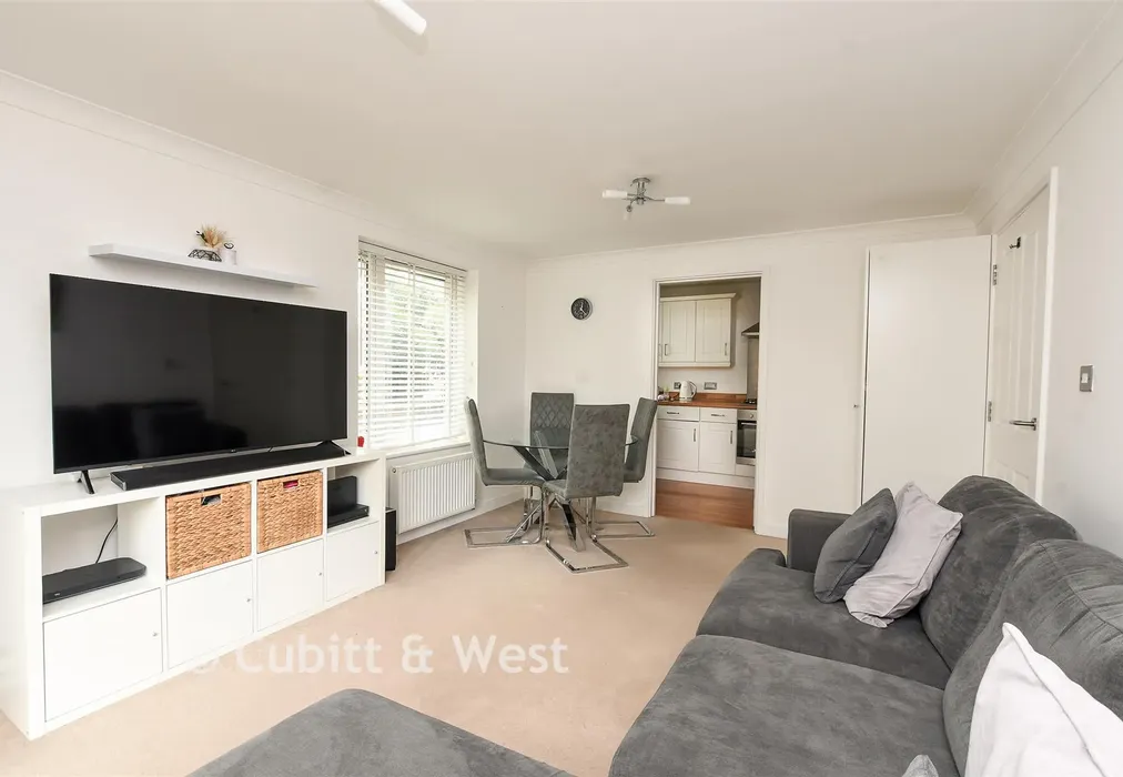 Living Room - The Cedars, Reigate, Surrey - Wards of Kent
