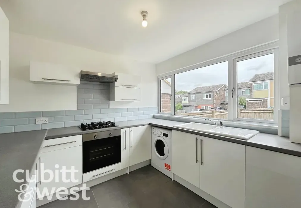  - Pyle Close Waterlooville PO8 - Wards of Kent