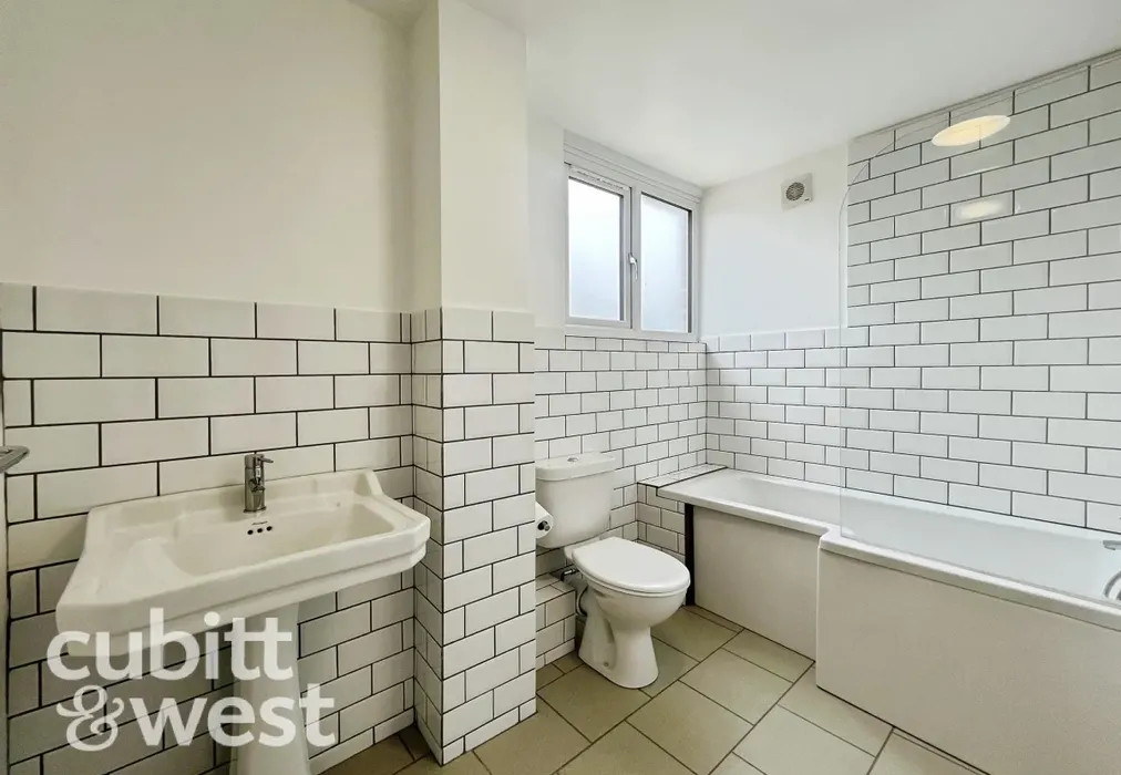  - Pyle Close Waterlooville PO8 - Wards of Kent