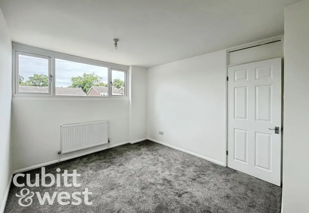  - Pyle Close Waterlooville PO8 - Wards of Kent