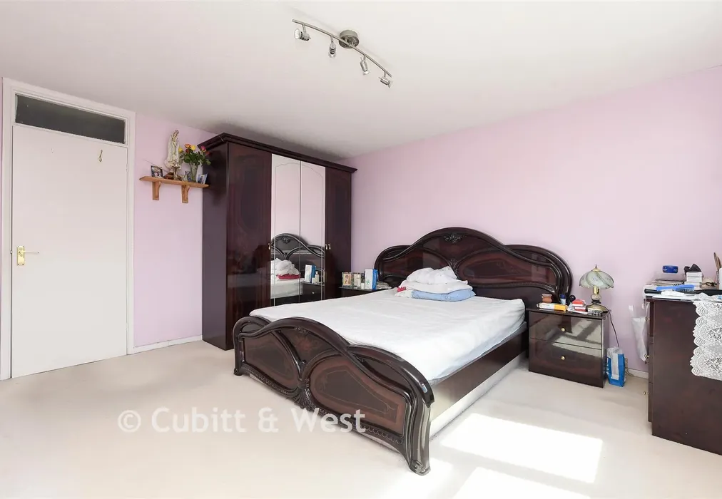 Bedroom 1 - Orchard Rise, Shirley, Surrey - Wards of Kent