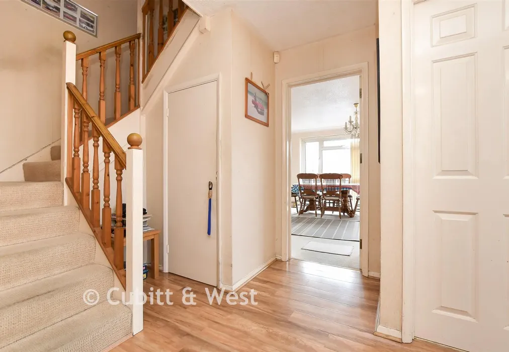 Entrance Hall - Orchard Rise, Shirley, Surrey - Wards of Kent