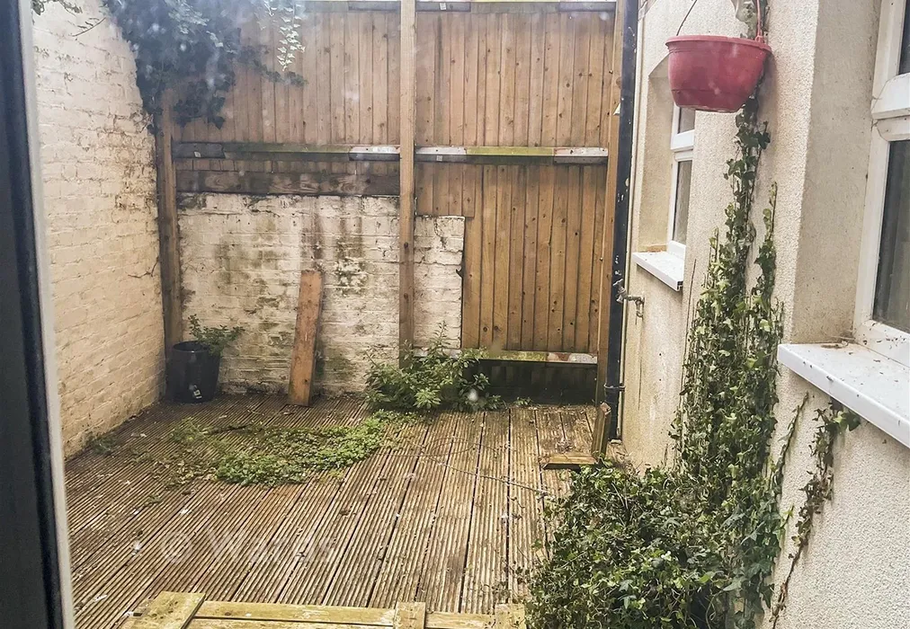 Courtyard Garden - Canterbury Road, Margate, Kent - Wards of Kent
