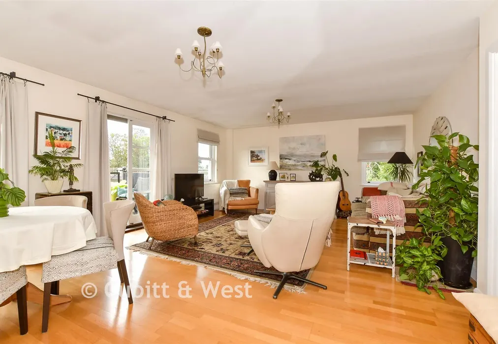 Lounge/Dining Room - Wheelwrights Close, Arundel, West Sussex - Wards of Kent