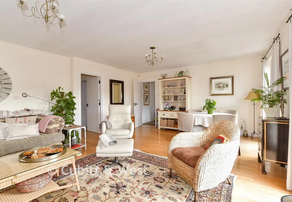 Lounge/Dining Room - Wheelwrights Close, Arundel, West Sussex - Wards of Kent