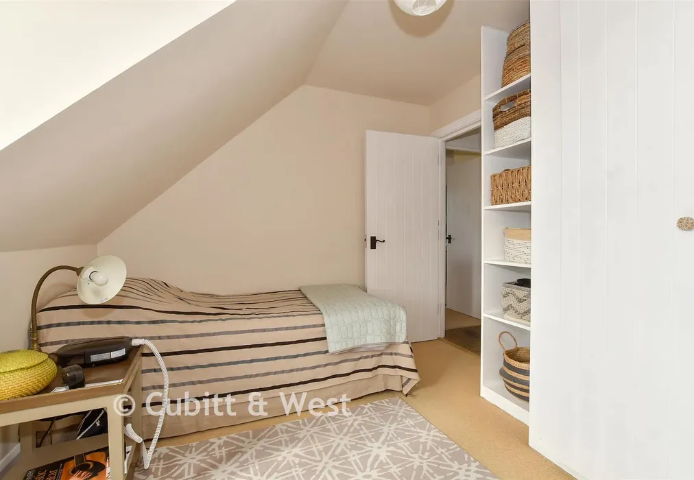 Bedroom 3 - Wheelwrights Close, Arundel, West Sussex - Wards of Kent
