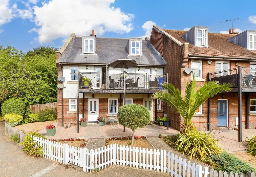 External (Web) - Wheelwrights Close, Arundel, West Sussex - Wards of Kent