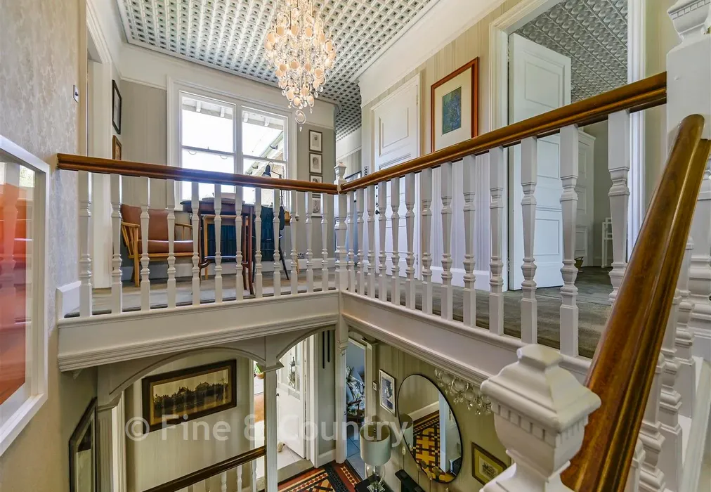 Galleried Landing - Mill Road, Deal, Kent - Wards of Kent
