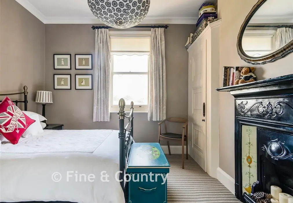Bedroom - Mill Road, Deal, Kent - Wards of Kent