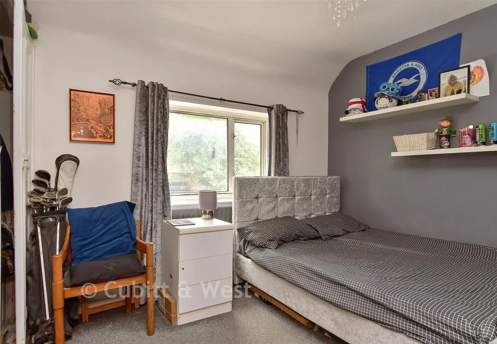 Bedroom 1 - Carden Avenue, Patcham, Brighton, East Sussex - Wards of Kent