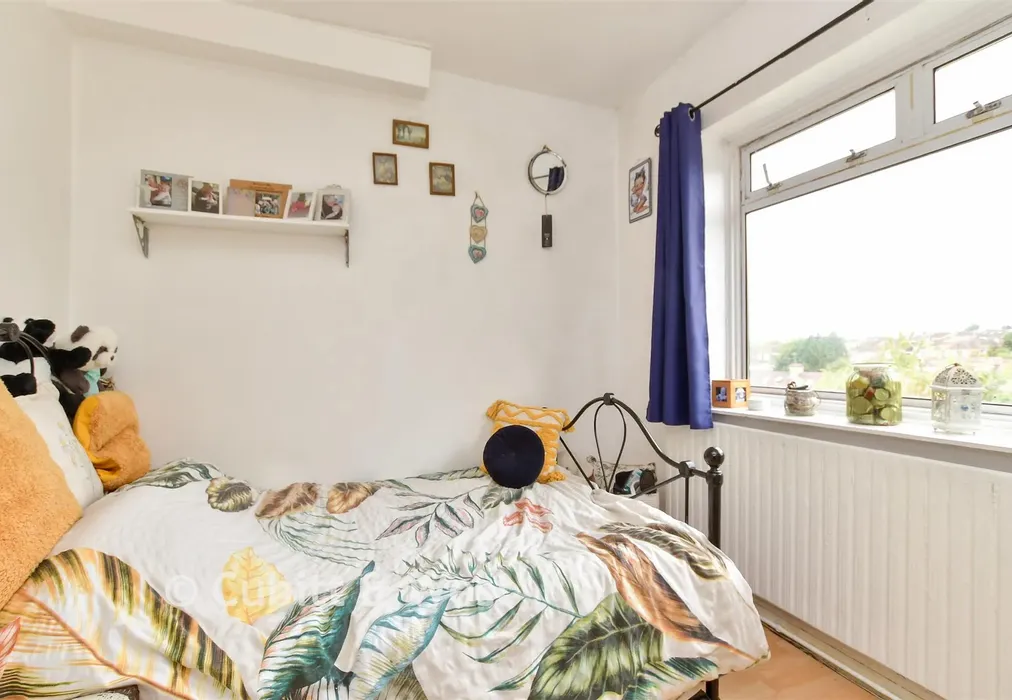Bedroom 4 - Carden Avenue, Patcham, Brighton, East Sussex - Wards of Kent