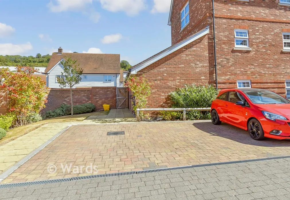 Driveway/Parking - Newcomen Lane, Rochester, Kent - Wards of Kent