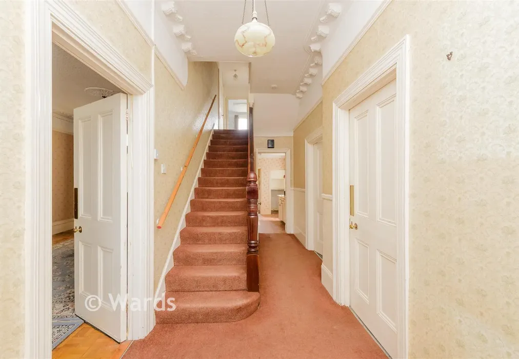 Hallway - The Avenue, Gravesend, Kent - Wards of Kent