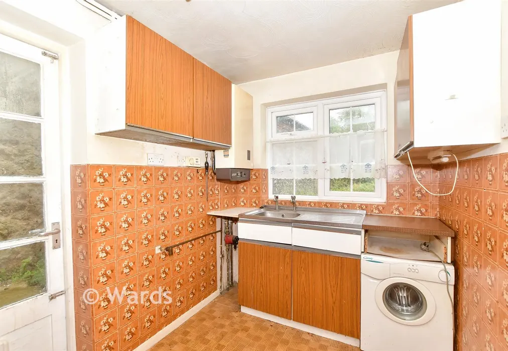 Kitchen - London Road, Dover, Kent - Wards of Kent