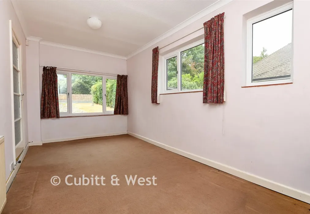 Bedroom 2 - Tupwood Lane, Caterham, Surrey - Wards of Kent