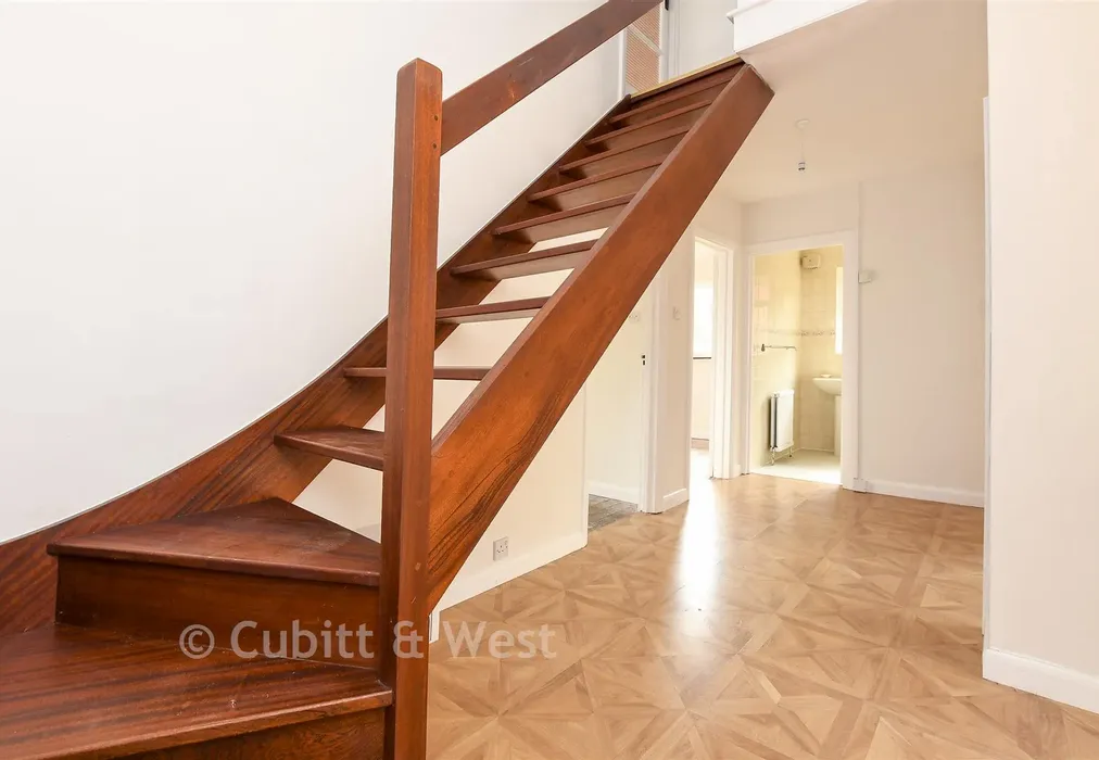 Internal Lifestyle Photograph - Tupwood Lane, Caterham, Surrey - Wards of Kent