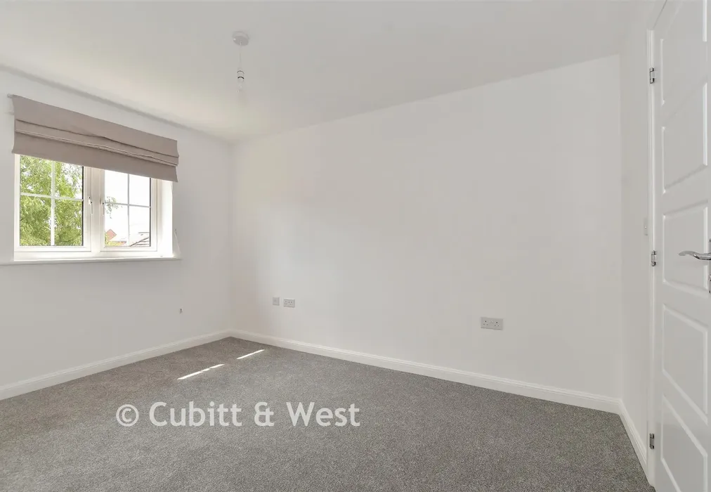 Bedroom 1 - Randall Way, Littlehampton, West Sussex - Wards of Kent