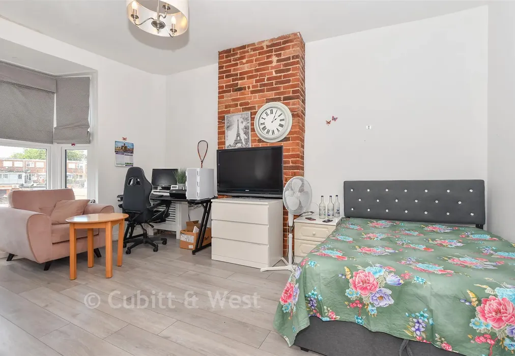 Lounge - North Street, Havant, Hampshire - Wards of Kent