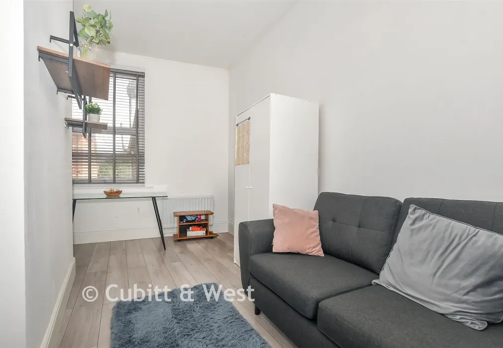 Bedroom 2 - North Street, Havant, Hampshire - Wards of Kent