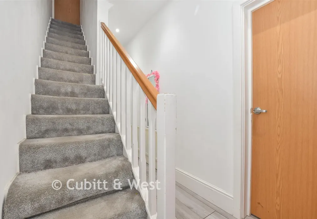 Hallway - North Street, Havant, Hampshire - Wards of Kent