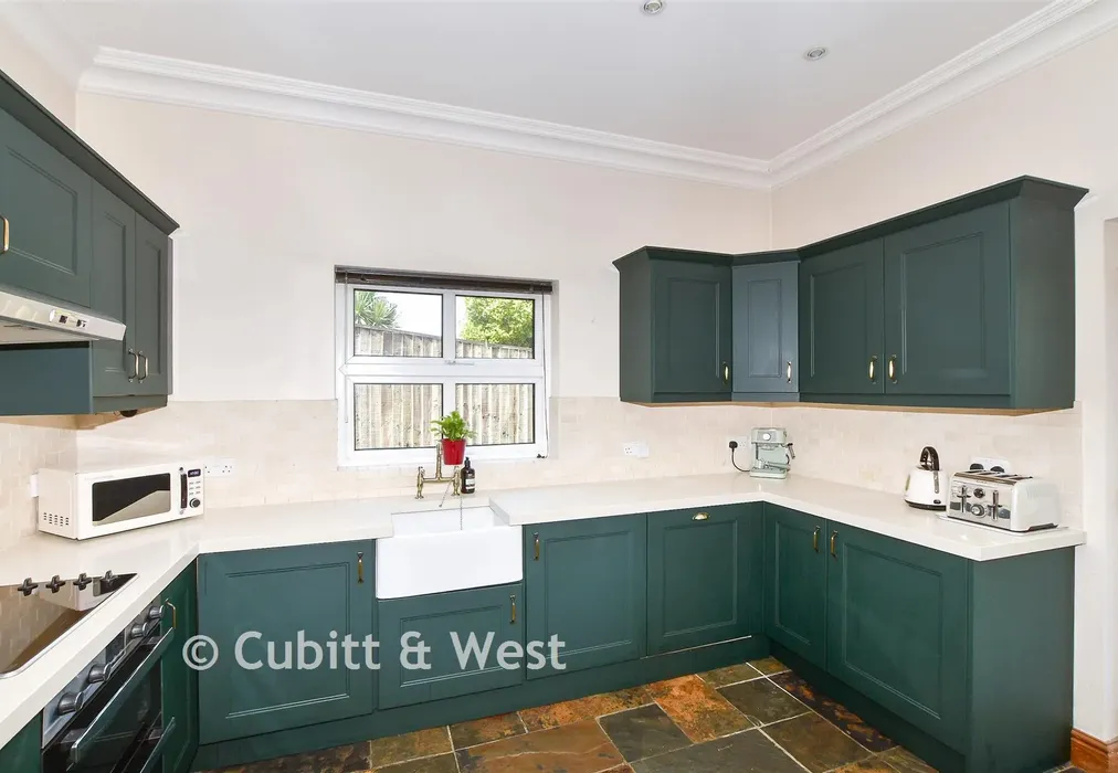 Kitchen - Cranston Road, East Grinstead, West Sussex - Wards of Kent