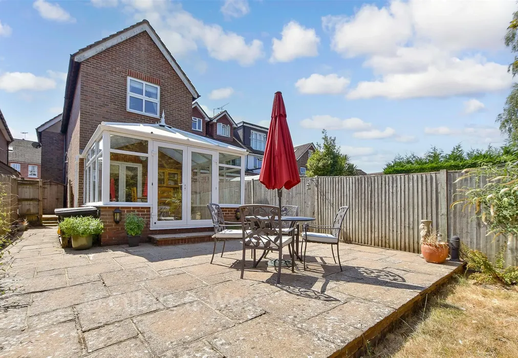 Rear Garden - Cranston Road, East Grinstead, West Sussex - Wards of Kent