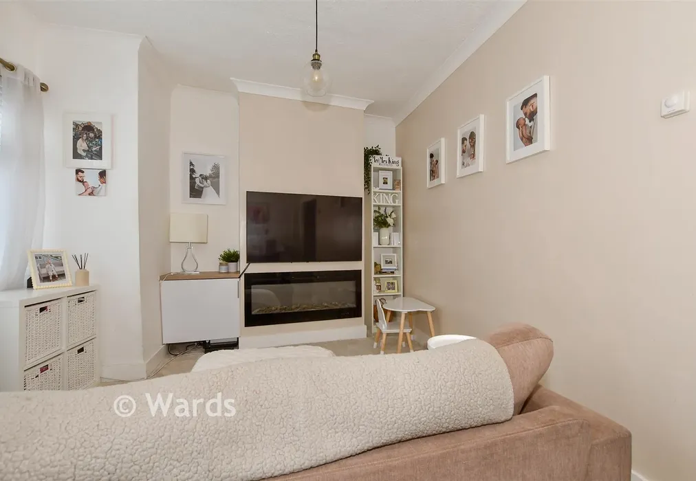 Lounge - North Road, Queenborough, Sheerness, Kent - Wards of Kent