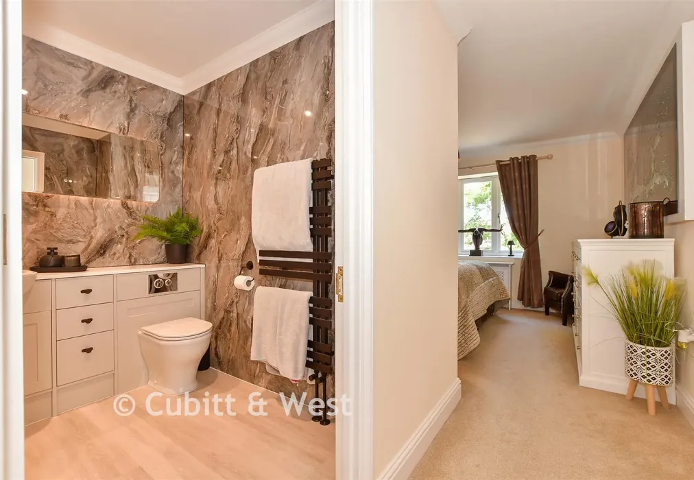 Bedroom 1 - Greenfields, Bognor Regis, West Sussex - Wards of Kent