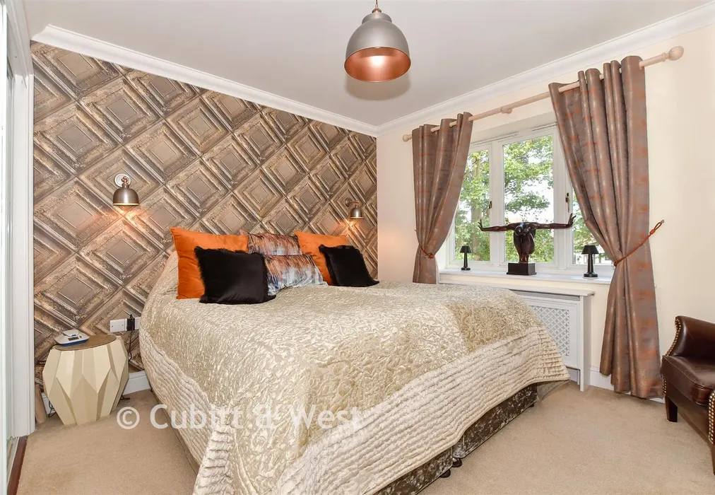Bedroom 1 - Greenfields, Bognor Regis, West Sussex - Wards of Kent