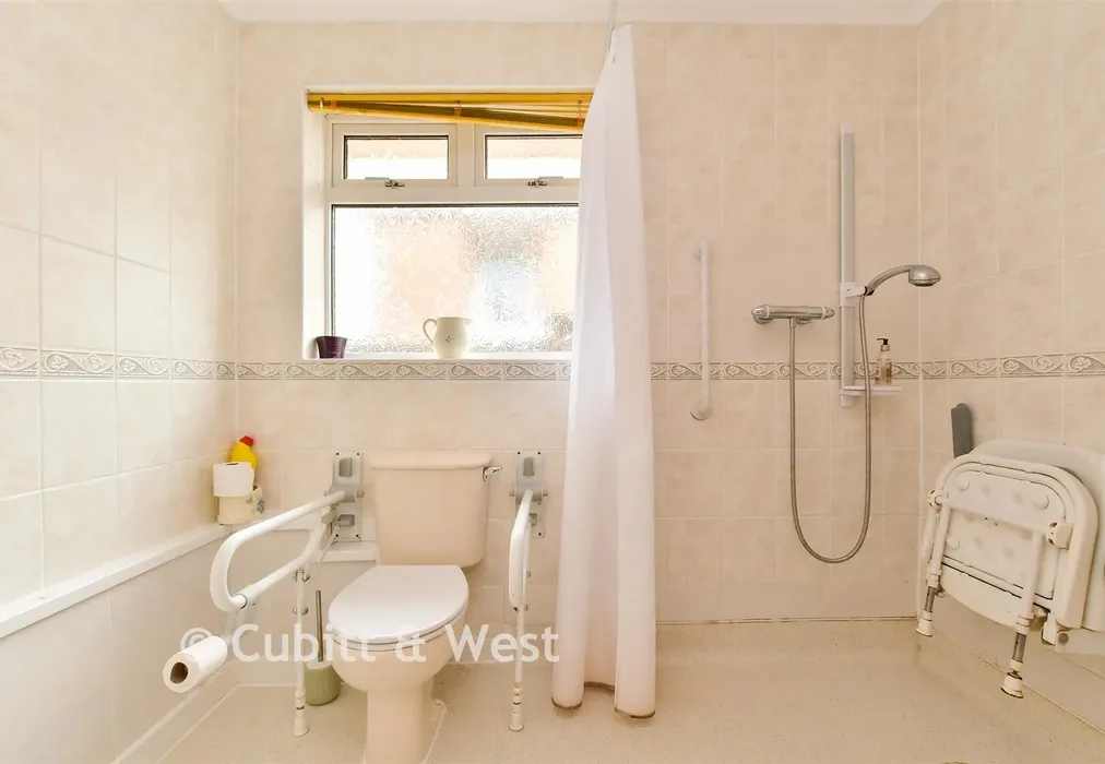 Shower Room - Crescent Drive South, Woodingdean, Brighton, East Sussex - Wards of Kent