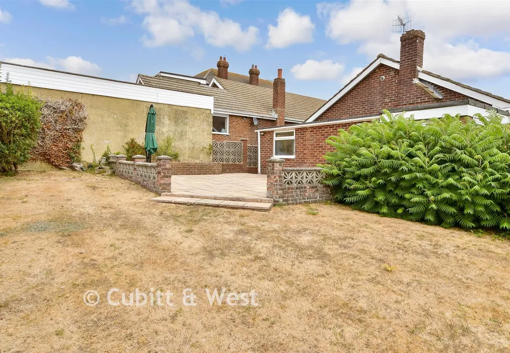 Side Garden - Crescent Drive South, Woodingdean, Brighton, East Sussex - Wards of Kent