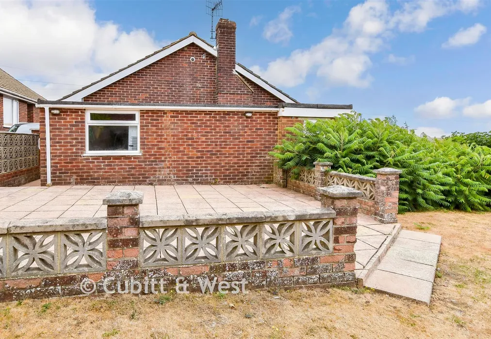 Side Garden - Crescent Drive South, Woodingdean, Brighton, East Sussex - Wards of Kent